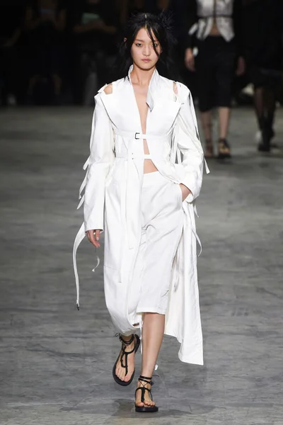 Look 24